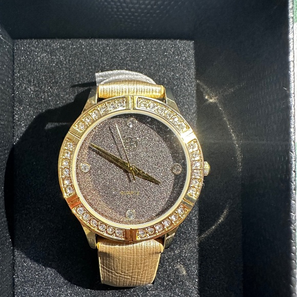 Elizabeth Taylor White Diamonds watch - Picture 1 of 8